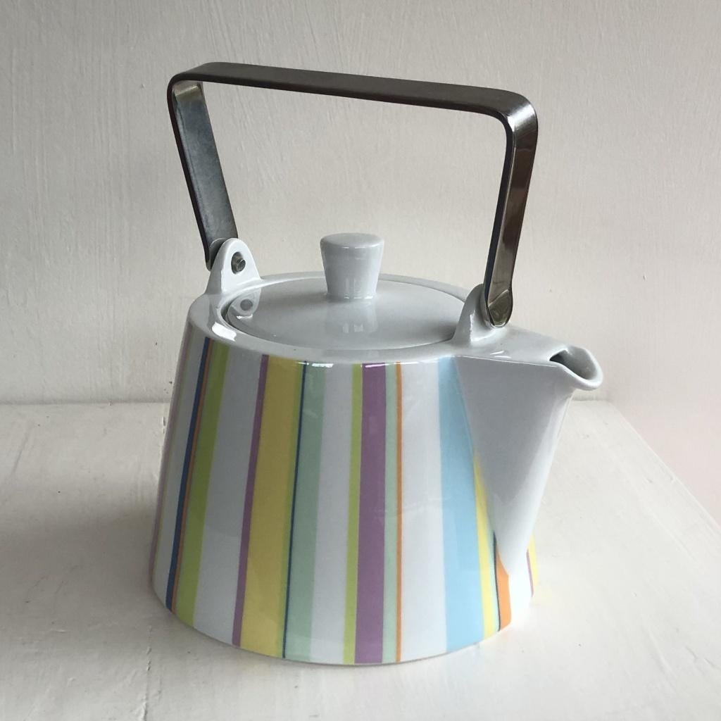 theepot met theelicht van Tric servies van Artzberg, Overige typen, Ophalen of Verzenden, Zo goed als nieuw, Overige stijlen