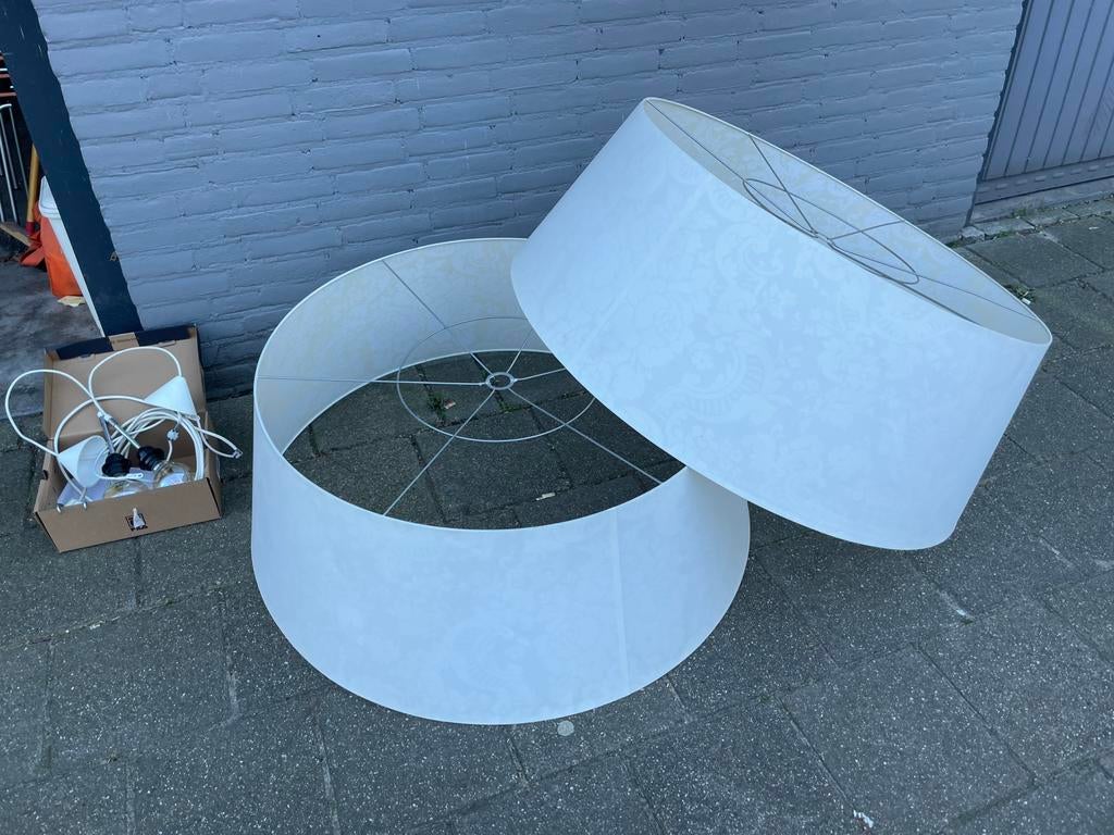 2 gigantische lampenkappen hanglampen 115cm samen voor 80€, Huis en Inrichting, Ophalen, Beige, Luxe, Rond