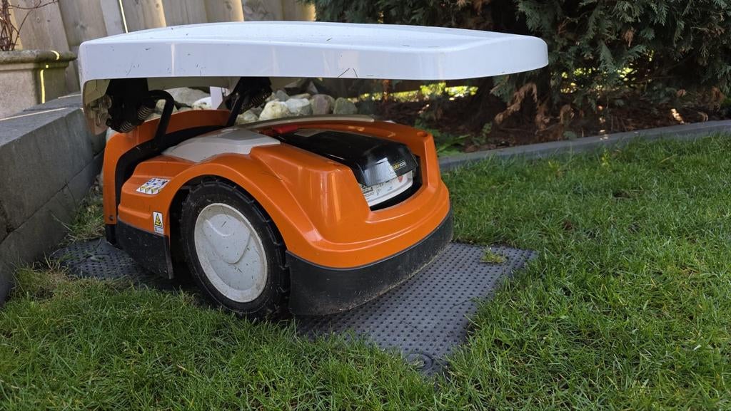 Robotmaaier 1 jaar oud., Tuin en Terras, Robotmaaiers, Ophalen of Verzenden, 20 tot 25 cm