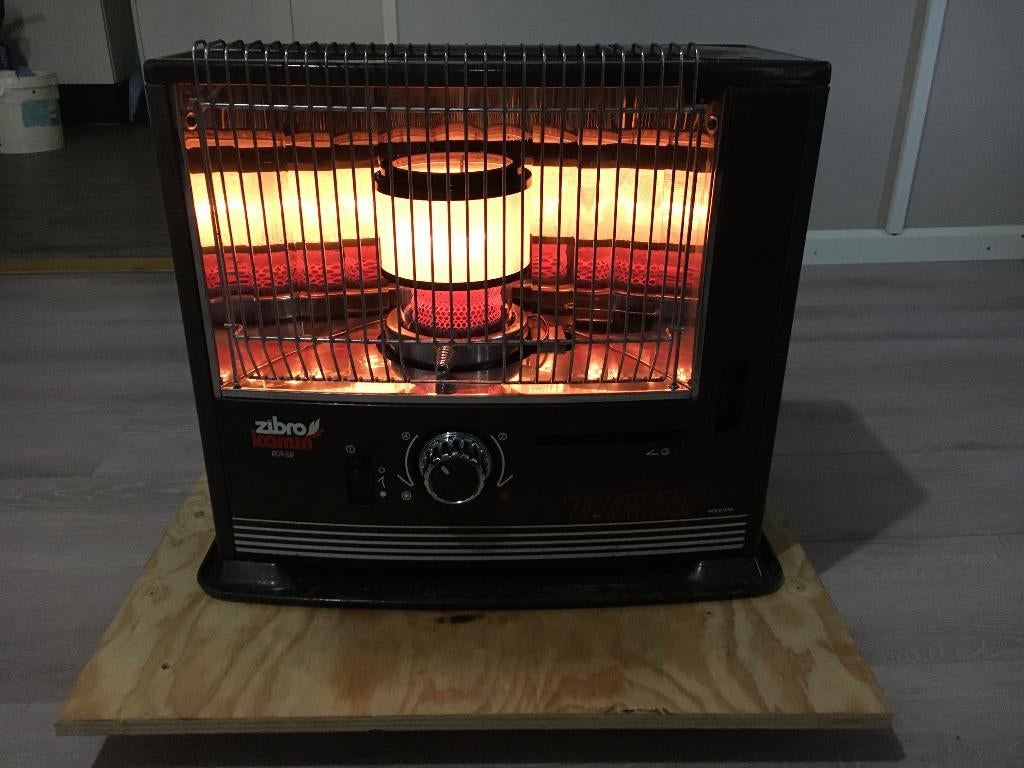 ZIBRO KAMIN RCA68 TURBO PETROLEUMKACHEL, Ophalen, Zo goed als nieuw, Hout, Houtkachel