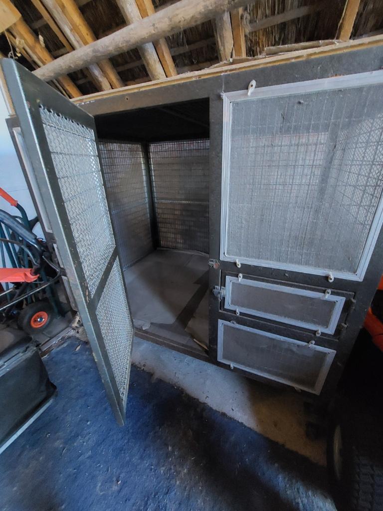 Oerdegelijke hondenkooi of gaascontainer, Dieren en Toebehoren, Hondenhokken, Ophalen, Hondenkennel, 100 cm of meer, 110 cm of meer