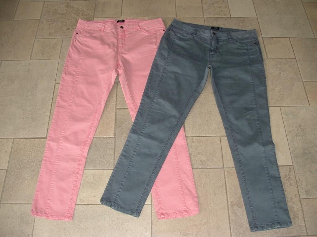 2x Liv broek maat 42 model paula, oud roze en grijs, Kleding | Dames, Overige kleuren, Maat 42/44 (L), Ophalen of Verzenden, Zo goed als nieuw
