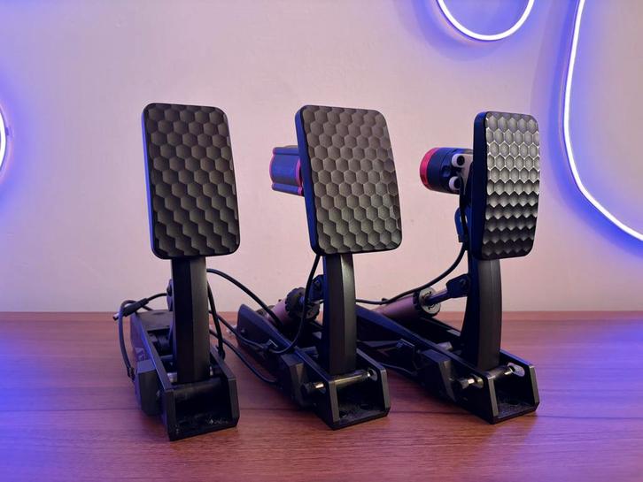 Moza SRP2 pedalen + Simagic haptic reactors, Computers en Software, Joysticks, Gebruikt, Ophalen