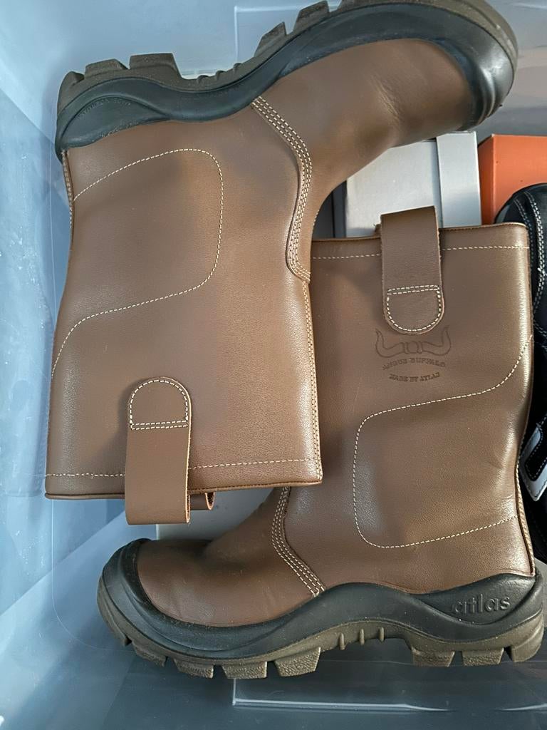 Werklaarzen zgsn maat 42 stalen neus, Doe-het-zelf en Verbouw, Veiligheidskleding, Ophalen, Zo goed als nieuw