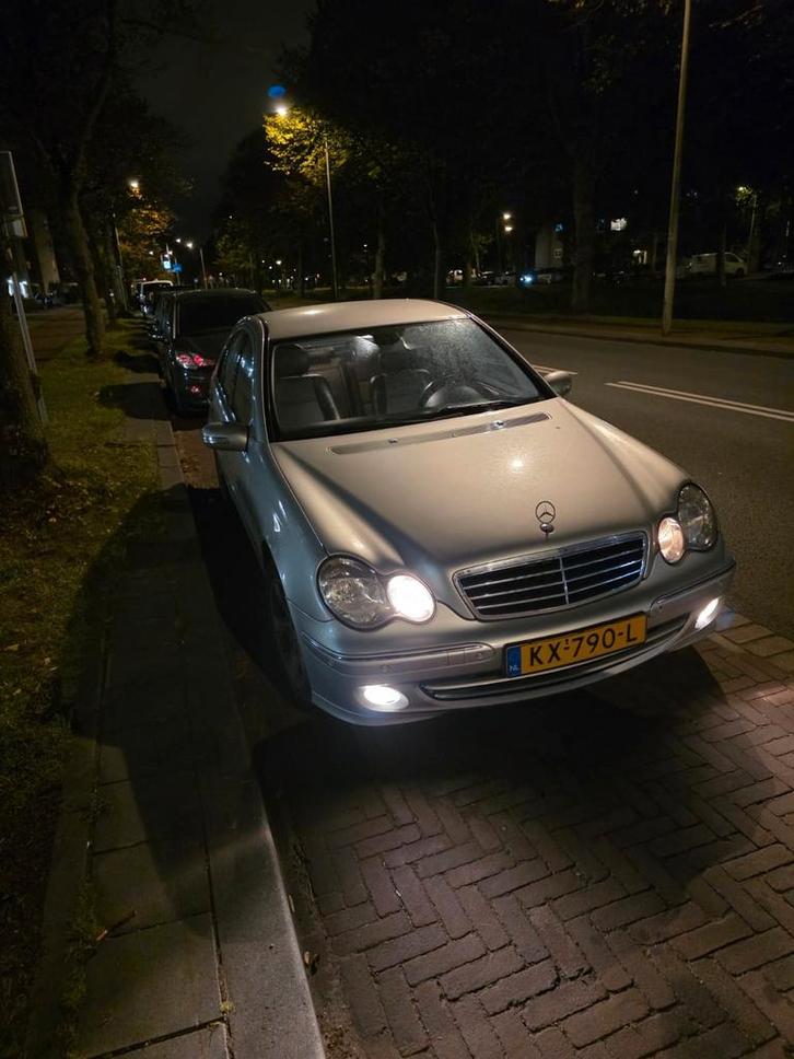 Mercedes Benz C240, Auto's, Mercedes-Benz, Bedrijf, C-Klasse, ABS, Adaptive Cruise Control, Airbags, Airconditioning, Benzine