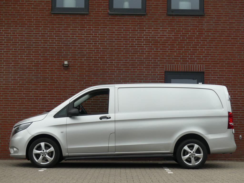 Mercedes-Benz Vito 111 CDI Lang Airco/Trekhaak/Lichtmetalen, Auto's, Voorwielaandrijving, Elektrische ramen, Gebruikt, Euro 6