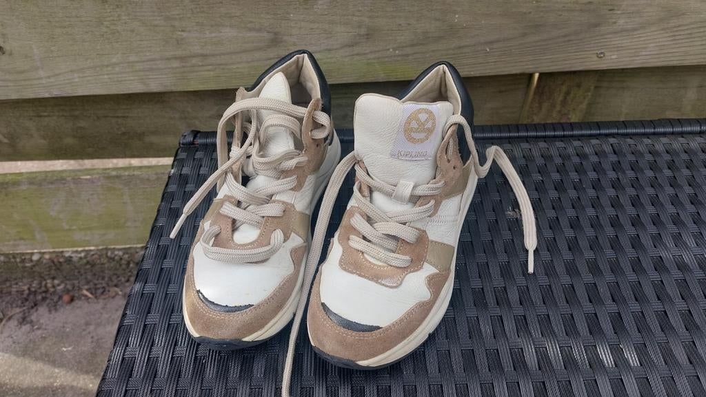 Kipling schoenen maat 34 - bijna nieuw, Kinderen en Baby's, Kinderkleding | Schoenen en Sokken, Zo goed als nieuw, Schoenen, Jongen of Meisje