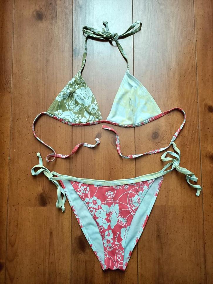 Gebloemde bikini van Reebok Maat L gevoerd., Kleding | Dames, Badmode en Zwemkleding, Gedragen, Bikini, Ophalen of Verzenden