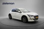 Peugeot E-208 Allure 50 kWh - Digital Cockpit, Carplay, Half, Auto's, Gebruikt, Met garantie (alle), Wit, Te koop