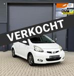 Toyota Aygo 1.0 12V Dynamic Navigator 5DRS/Airco/NAP/Elektr., Voorwielaandrijving, Stof, Zwart, 4 stoelen