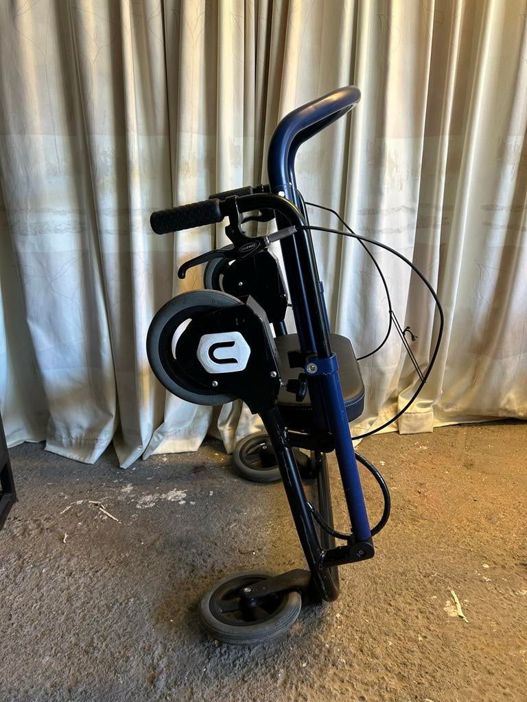 Compacte en opvouwbare rollator - Blauw/Zwart, Ophalen, Opvouwbaar, Gebruikt