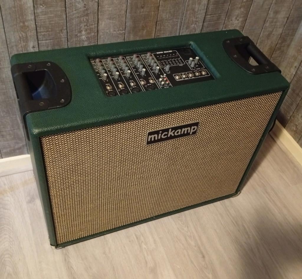 Versterker stereo 250 watt, Muziek en Instrumenten, Versterkers | Bas en Gitaar, Ophalen, Zo goed als nieuw, Basgitaar, 100 watt of meer