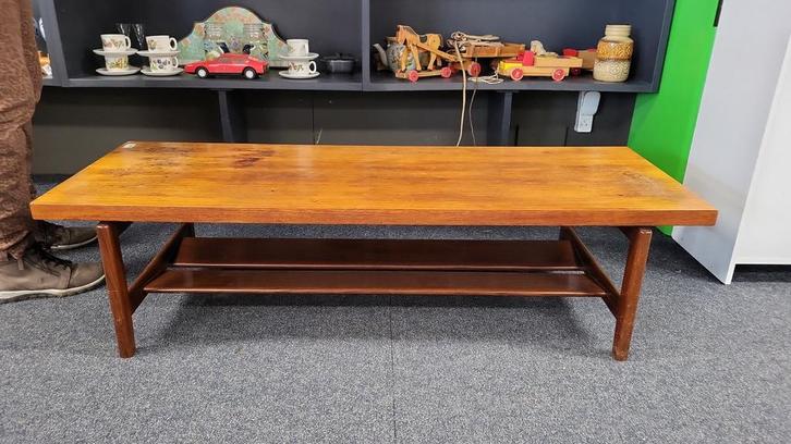 Mid-century salontafel - Teak fineer & massief houten poten, Huis en Inrichting, Tafels | Salontafels, Gebruikt, Minder dan 50 cm