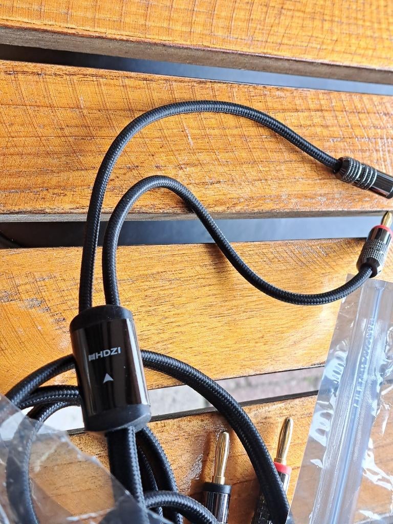 HDZI kabel., Ophalen of Verzenden, Apparatuur