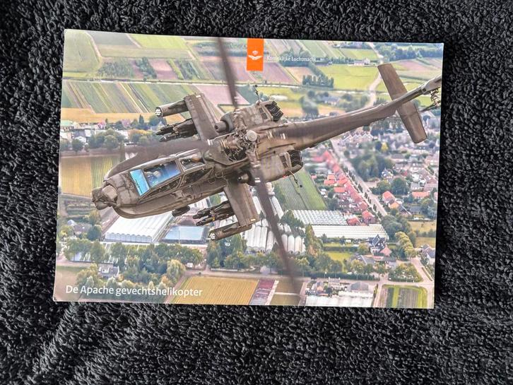 Poster Apache gevechtshelikopter, Verzamelen, Posters, Zo goed als nieuw, Overige onderwerpen, A1 t/m A3, Rechthoekig Staand, Ophalen of Verzenden