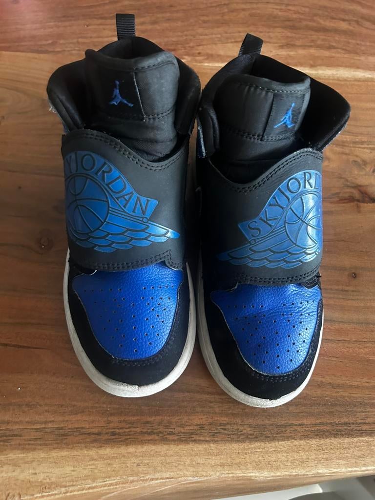 Kind schoen Nike Jordan maat 33,5, Ophalen of Verzenden, Zo goed als nieuw, Jongen of Meisje, Schoenen