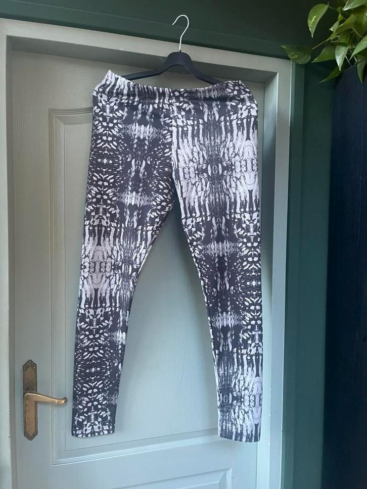 Aansluitende legging Expresso travelstof  mt 40 (mt L), Kleding | Dames, Broeken en Pantalons, Zo goed als nieuw, Maat 38/40 (M)