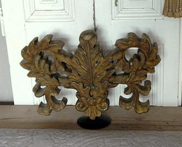 Houten ornament beschikbaar voor biedingen