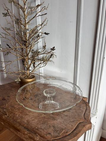 Taartplateau bewerkt glas stip schulprand,vintage,zgan beschikbaar voor biedingen