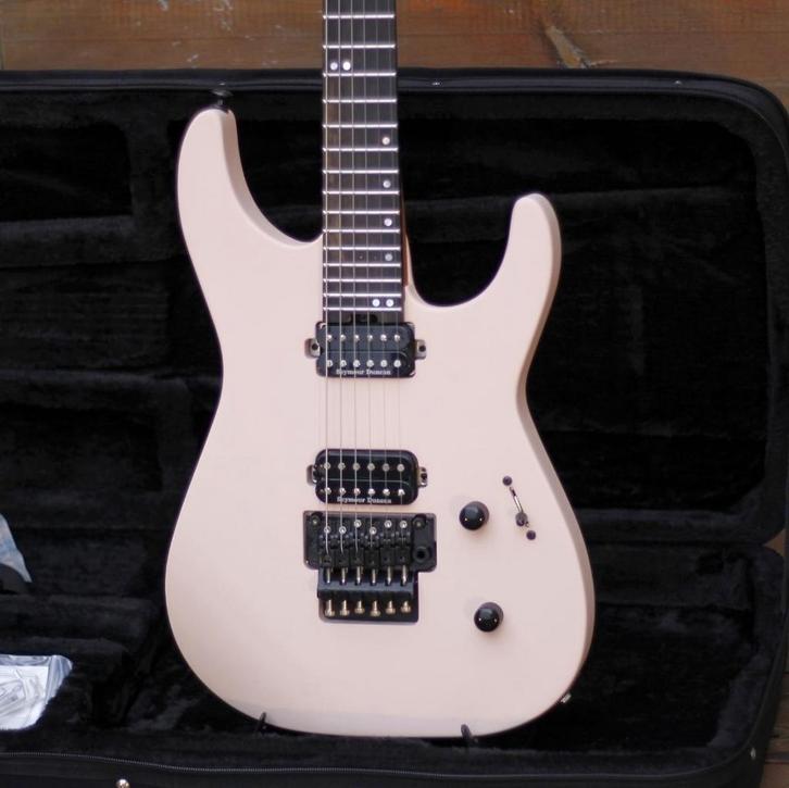Jackson Virtuoso – Guitar | Satin Shell Pink | USA, Muziek en Instrumenten, Snaarinstrumenten | Gitaren | Elektrisch, Zo goed als nieuw