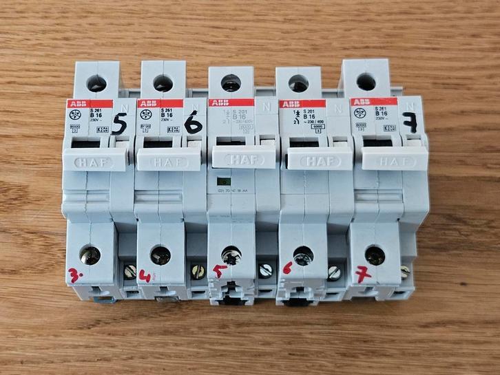 5x ABB Installatieautomaat B16 1P+N, Doe-het-zelf en Verbouw, Elektra en Kabels, Gebruikt, Overige typen, Ophalen of Verzenden