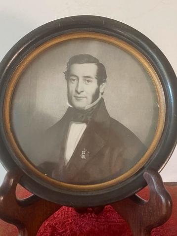 Antiek portret fotolijstje fotolijst beschikbaar voor biedingen