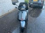 Vespa Sprint, Fietsen en Brommers, Scooters | Vespa, Ophalen, Zo goed als nieuw, Benzine