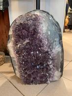 Bijzondere uit stekenende amethist geode, Ophalen, Mineraal
