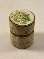 Vingerhoeddoosje, lelietjes der dalen, Antiek en Kunst, Ophalen of Verzenden