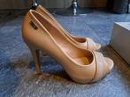 Mooie beige Guess peeptoes pumps 39, Kleding | Dames, Pumps, Guess, Beige, Ophalen of Verzenden