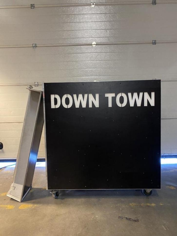 2 stuks Dj meubel 62x117x122 (draai hoogte is 100 cm), Muziek en Instrumenten, Dj-sets en Draaitafels, Gebruikt, Dj-set, Overige merken