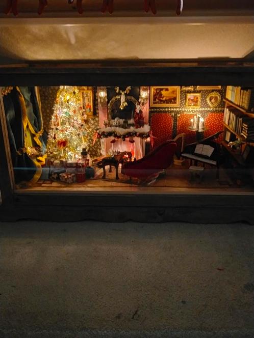 Victoriaanse kerst, Verzamelen, Poppenhuizen en Toebehoren, Zo goed als nieuw, Poppenhuis, Ophalen of Verzenden