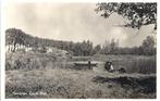 Herwijnen Oude Wiel met man in roeibootje fotokaart ca 1950, Verzenden, 1940 tot 1960, Ongelopen, Gelderland