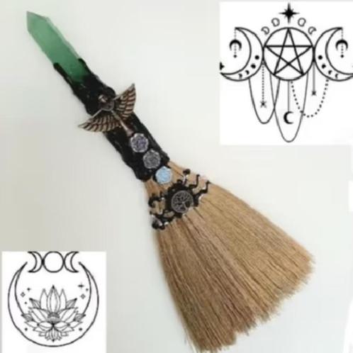 Nieuwe Heksenbezem met Fluoriet Punt Wicca, Hobby en Vrije tijd, Kostuums, Theaterbenodigdheden en LARP, Nieuw, Accessoires, Ophalen