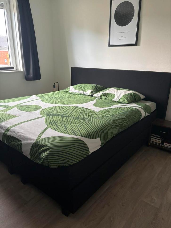 GRATIS tweepersoons boxpring 180x200, Huis en Inrichting, Slaapkamer | Boxsprings, Gebruikt, 180 cm, 200 cm, Tweepersoons, Zwart