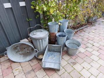 Zinken teil, potten, emmers, vuilnisbak (zonder bodem) beschikbaar voor biedingen