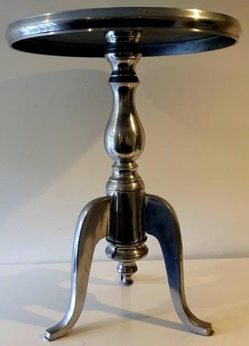 Prachtige aluminium Vintage bijzettafel tafel bistrotafel  beschikbaar voor biedingen