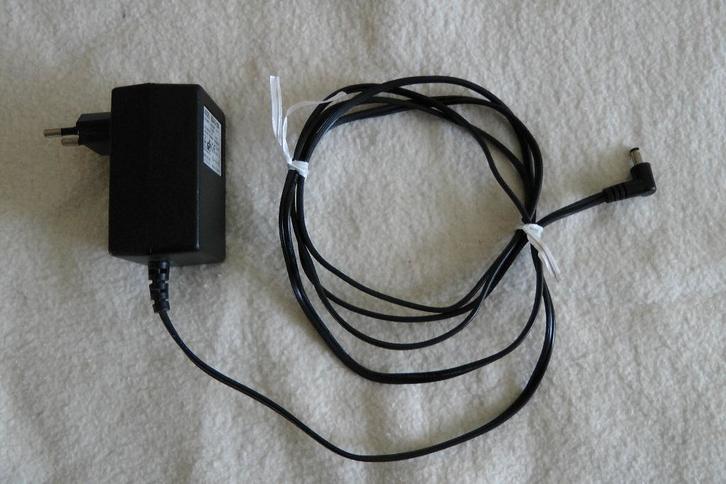 Voeding adapter 5 V gelijkspanning (2 A), Hobby en Vrije tijd, Elektronica-componenten, Gebruikt, Ophalen of Verzenden