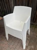 4x witte tuinstoelen (circa Hx81cm, Bx57cm en Dx48cm), Ophalen, Zo goed als nieuw