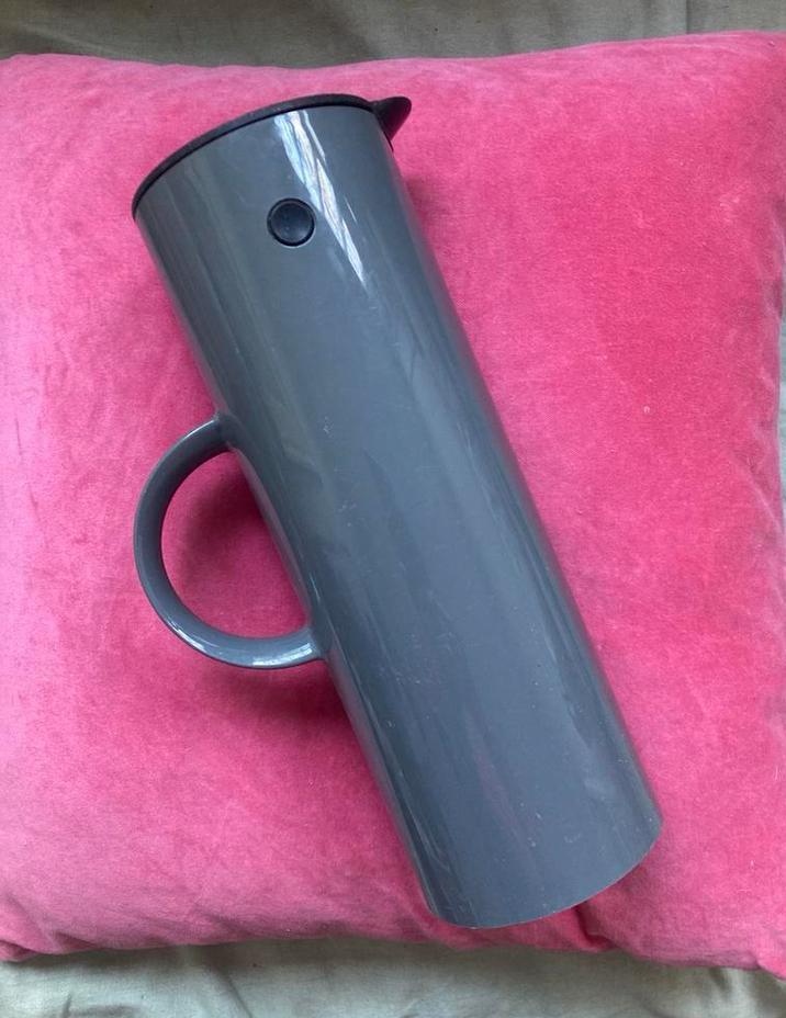 Stelton thermoskan EM77 (Erik Magnussen), grijs/grey ,1L, Huis en Inrichting, Keuken | Keukenbenodigdheden, Zo goed als nieuw