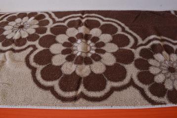 Retro vintage gebloemde jaren 70 handdoek / badhanddoek beschikbaar voor biedingen