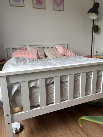 Twee persoonsbed nog nieuw in de doos!!!!! beschikbaar voor biedingen