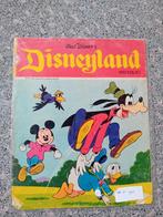Disney blad Disneyland 41 - 1973 Mickey,Donald en Goofy, Ophalen of Verzenden, Mickey Mouse, Gebruikt, Beeldje of Figuurtje