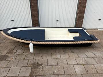Sloep motorboot grachtenboot visboot polyster 3,85 M. beschikbaar voor biedingen