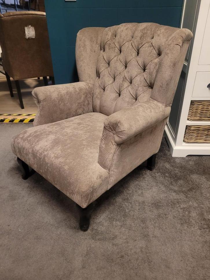 *OPRUIMING* Fauteuil Memphis Stof Taupe €459,- NU €399,-, Huis en Inrichting, Fauteuils, Nieuw, Stof, 75 tot 100 cm, 75 tot 100 cm