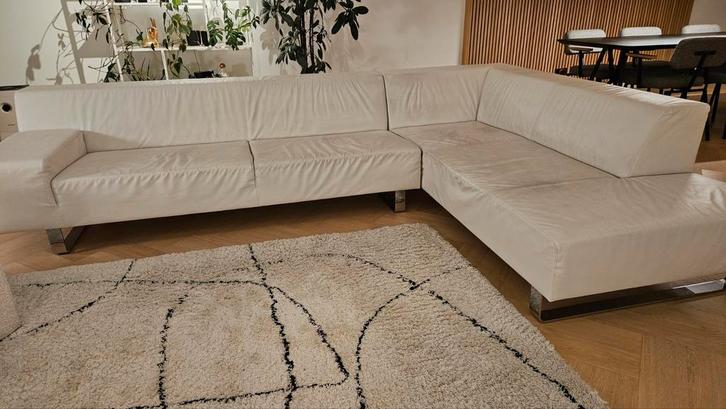 Wit leren hoekbank, chaisse longue rechts, Huis en Inrichting, Banken | Complete zithoeken, Gebruikt, Leer, Ophalen