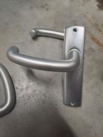 AXA Deurklink met schilden, Doe-het-zelf en Verbouw, Hang- en Sluitwerk, Ophalen of Verzenden, Gebruikt, Rvs, Klink of Kruk