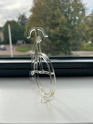 Kristalen fietsje beschikbaar voor biedingen