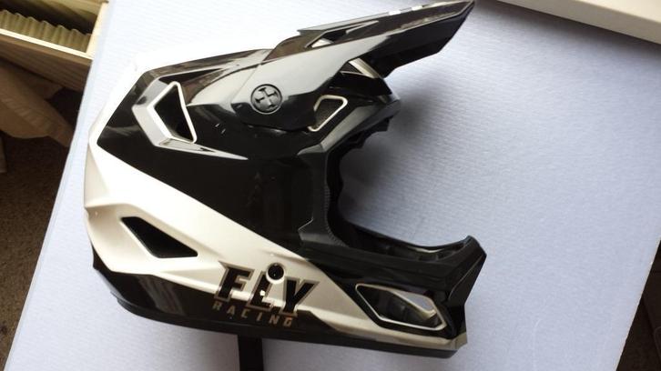 fly rayce bmx mtb downhill helm M 57 58 cm full face moto, Fietsen en Brommers, Fietsaccessoires | Fietshelmen, Heer of Dame, M