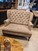 *OPRUIMING* Loveseat Grand Duc Stof Taupe €599,- NU €499, (1, Huis en Inrichting, Fauteuils, Landelijke loveseat fauteuil grand duc stof taupe gratis bezorgd
